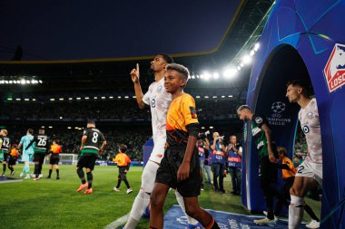 Alexsander Ribeiro, UEFA Şampiyonlar Ligi maçında Lille ve Lille (Maciej Rogowski) takımları arasında görüldü.) 