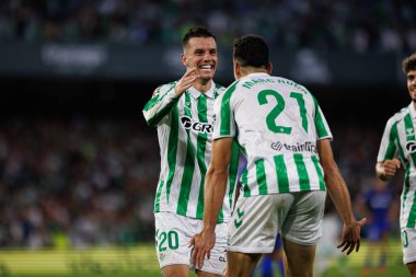 Giovani Lo Celso, Estadio Benito Villamarin 'deki Real Betis Balompie ve Getafe CF takımları arasındaki LaLiga EASPORTS maçında gol attıktan sonra kutluyor (Maciej Rogowski)