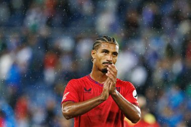 Loic Bade, Estadio Mendizorroza 'da Deportivo Alaves ve Sevilla FC takımları arasında oynanan LaLiga EA SPORTS maçı sırasında görüldü (Maciej Rogowski)