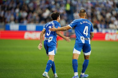Manuel Sanchez, Aleksandar Sedlar, LaLiga EA SPORTS maçı sırasında Estadio Mendizorroza 'da Deportivo Alaves ve Sevilla FC takımları arasında görüldü (Maciej Rogowski)