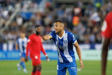 Joan Jordan, LaLiga EA SPORTS maçı sırasında Estadio Mendizorroza 'da Deportivo Alaves ve Sevilla FC takımları arasında görüldü (Maciej Rogowski)