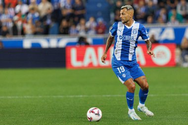 Stoichkov, LaLiga EA SPORTS maçı sırasında Estadio Mendizorroza 'da Deportivo Alaves ve Sevilla FC takımları arasında görüldü (Maciej Rogowski)