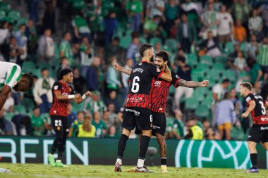 Jose Copete, Samuel Costa LaLiga EASPORTS maçı sırasında Real Betis Balompie ve RCD Mallorca takımları arasında Estadio Benito Villamarin (Maciej Rogowski)