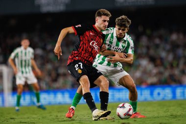 Robert Navarro, Ez Abde, Abdessamad Ezzalzouli LaLiga EASPORTS maçı sırasında Real Betis Balompie ve RCD Mallorca takımları arasında Estadio Benito Villamarin (Maciej Rogowski))