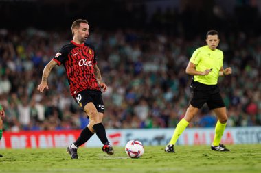 Estadio Benito Villamarin 'de Real Betis Balompie ve RCD Mallorca takımları arasında oynanan LaLiga EASPORTS maçı sırasında Sergi Altimira (Maciej Rogowski)