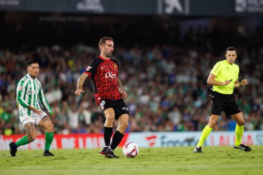 Estadio Benito Villamarin 'de Real Betis Balompie ve RCD Mallorca takımları arasında oynanan LaLiga EASPORTS maçı sırasında Sergi Altimira (Maciej Rogowski)