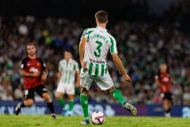 Diego Llorente LaLiga EASPORTS maçı sırasında Real Betis Balompie ve RCD Mallorca takımları arasında Estadio Benito Villamarin (Maciej Rogowski)
