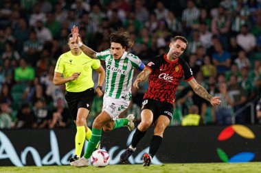 Hector Bellerin, Sergi Dader LaLiga EASPORTS maçı sırasında Real Betis Balompie ve RCD Mallorca takımları arasında Estadio Benito Villamarin 'de (Maciej Rogowski)