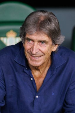 Manuel Pellegrini LaLiga EASPORTS maçı sırasında Real Betis Balompie ve RCD Mallorca takımları arasında Estadio Benito Villamarin (Maciej Rogowski)