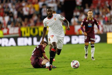 Lucien Agoumem, Mario Martin LaLiga EA SPORTS maçı sırasında Sevilla FC ve Real Valladolid takımları arasında Estadio Ramon Sanchez Pizjuan (Maciej Rogowski)