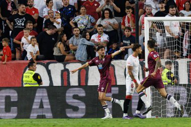 Kike Perez, Sevilla FC ve Real Valladolid takımları arasında oynanan LaLiga EA SPORTS maçında gol attıktan sonra Estadio Ramon Sanchez Pizjuan 'da (Maciej Rogowski)
