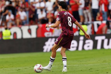 Estadio Ramon Sanchez Pizjuan 'da Sevilla FC ve Real Valladolid takımları arasında LaLiga EA SPORTS maçı sırasında görülen Kike Perez (Maciej Rogowski)