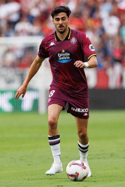 Estadio Ramon Sanchez Pizjuan 'da Sevilla FC ve Real Valladolid takımları arasında LaLiga EA SPORTS maçı sırasında görülen Kike Perez (Maciej Rogowski)