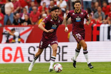 Estadio Ramon Sanchez Pizjuan 'da Sevilla FC ve Real Valladolid takımları arasında LaLiga EA SPORTS maçı sırasında görülen Kike Perez (Maciej Rogowski)
