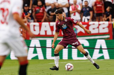 David Torres, LaLiga EA SPORTS maçı sırasında Estadio Ramon Sanchez Pizjuan 'da Sevilla FC ve Real Valladolid takımları arasında görüldü (Maciej Rogowski)