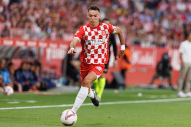 Estadi Montilivi 'de Girona FC ve Rayo Vallecano takımları arasında LaLiga EA SPORTS maçı sırasında Arnau Martinez görüldü (Maciej Rogowski)
