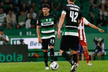 Maximiliano Araujo, Estadio Jose Alvalade 'de (Maciej Rogowski) Sporting CP ve AVS Futebol SAD takımları arasında oynanan Liga Portekiz maçı sırasında)