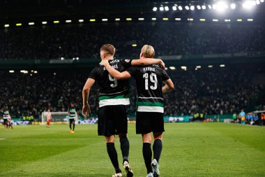 Viktor Gyokeres, Estadio Jose Alvalade 'de (Maciej Rogowski) Sporting CP ve AVS Futebol SAD takımları arasında oynanan Liga Portekiz maçında Conrad Harder ile gol attıktan sonra kutlama yaparken görüldü.)
