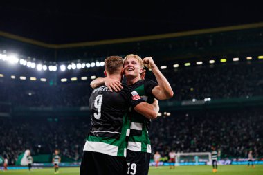 Viktor Gyokeres, Estadio Jose Alvalade 'de (Maciej Rogowski) Sporting CP ve AVS Futebol SAD takımları arasında oynanan Liga Portekiz maçında Conrad Harder ile gol attıktan sonra kutlama yaparken görüldü.)