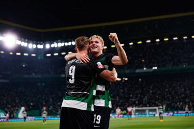 Viktor Gyokeres, Estadio Jose Alvalade 'de (Maciej Rogowski) Sporting CP ve AVS Futebol SAD takımları arasında oynanan Liga Portekiz maçında Conrad Harder ile gol attıktan sonra kutlama yaparken görüldü.)