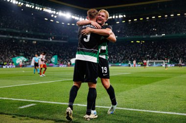 Viktor Gyokeres, Estadio Jose Alvalade 'de (Maciej Rogowski) Sporting CP ve AVS Futebol SAD takımları arasında oynanan Liga Portekiz maçında Conrad Harder ile gol attıktan sonra kutlama yaparken görüldü.)