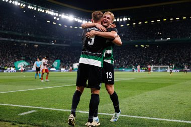 Viktor Gyokeres, Estadio Jose Alvalade 'de (Maciej Rogowski) Sporting CP ve AVS Futebol SAD takımları arasında oynanan Liga Portekiz maçında Conrad Harder ile gol attıktan sonra kutlama yaparken görüldü.)