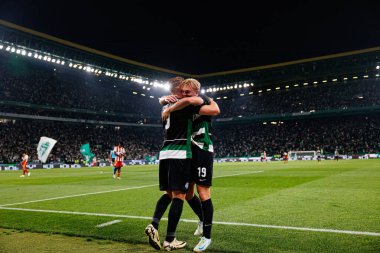 Viktor Gyokeres, Estadio Jose Alvalade 'de (Maciej Rogowski) Sporting CP ve AVS Futebol SAD takımları arasında oynanan Liga Portekiz maçında Conrad Harder ile gol attıktan sonra kutlama yaparken görüldü.)