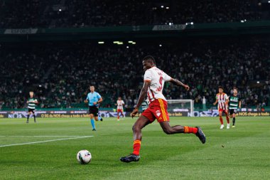 Estadio Jose Alvalade 'de (Maciej Rogowski) Sporting CP ve AVS Futebol SAD takımları arasında oynanan Liga Portekiz maçı sırasında Issiaka Kamate)