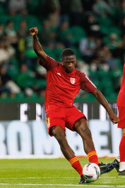 Estadio Jose Alvalade 'de (Maciej Rogowski) Sporting CP ve AVS Futebol SAD takımları arasında oynanan Liga Portekiz maçı sırasında Issiaka Kamate)