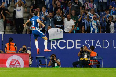 Jofre Carreras, RCDE Stadyumu 'nda (Maciej Rogowski) RCD Espanyol de Barcelona ve Villarreal CF takımları arasında oynanan LaLiga EASPORTS maçında gol attıktan sonra kutluyor.)