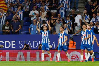 Jofre Carreras, RCDE Stadyumu 'nda (Maciej Rogowski) RCD Espanyol de Barcelona ve Villarreal CF takımları arasında oynanan LaLiga EASPORTS maçında gol attıktan sonra kutluyor.)