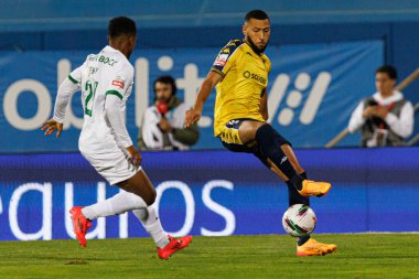 Geny Catamo, Yanis Begraoui Liga Portekiz maçı sırasında Estoril Praia ve Estadio Antonio Coimbra da Mota 'daki Spor CP takımları arasında görüldü (Maciej Rogowski)