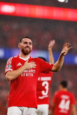 Orkun Kokcu, SL Benfica ve Atletico de Madrid (Maciej Rogowski) takımları arasındaki UEFA Şampiyonlar Ligi maçında gol attıktan sonra kutlama yaparken görüldü.)