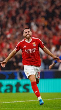 Orkun Kokcu, SL Benfica ve Atletico de Madrid (Maciej Rogowski) takımları arasındaki UEFA Şampiyonlar Ligi maçında gol attıktan sonra kutlama yaparken görüldü.)