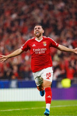 Orkun Kokcu, SL Benfica ve Atletico de Madrid (Maciej Rogowski) takımları arasındaki UEFA Şampiyonlar Ligi maçında gol attıktan sonra kutlama yaparken görüldü.)