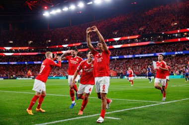 Alexander Bah, SL Benfica ve Atletico de Madrid (Maciej Rogowski) takımları arasında oynanan UEFA Şampiyonlar Ligi maçında gol attıktan sonra kutlama yaparken görüldü.)