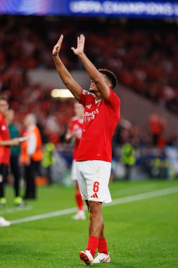 Alexander Bah, SL Benfica ve Atletico de Madrid (Maciej Rogowski) takımları arasında oynanan UEFA Şampiyonlar Ligi maçında gol attıktan sonra kutlama yaparken görüldü.)