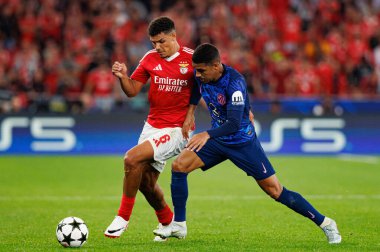 Alexander Bah, Samuel Lino UEFA Şampiyonlar Ligi maçında SL Benfica ve Atletico de Madrid (Maciej Rogowski) takımları arasında görüldü.)