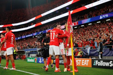 Kerem Akturkoglu, SL Benfica ve Atletico de Madrid (Maciej Rogowski) takımları arasındaki UEFA Şampiyonlar Ligi maçında gol attıktan sonra kutlama yaparken görüldü.)