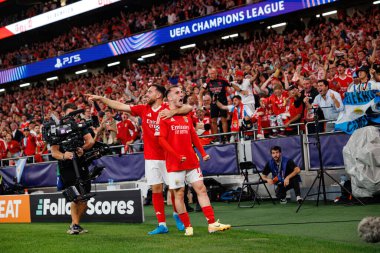 Kerem Akturkoglu, SL Benfica ve Atletico de Madrid (Maciej Rogowski) takımları arasında oynanan UEFA Şampiyonlar Ligi maçında Orkun Kokcu ile gol attıktan sonra kutlama yaparken görüldü.)