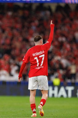 Kerem Akturkoglu, SL Benfica ve Atletico de Madrid (Maciej Rogowski) takımları arasındaki UEFA Şampiyonlar Ligi maçında gol attıktan sonra kutlama yaparken görüldü.)