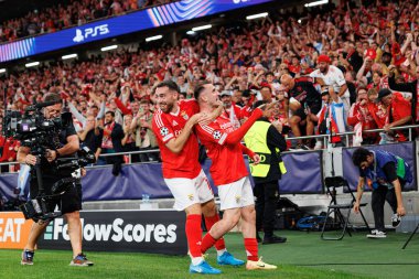 Kerem Akturkoglu, SL Benfica ve Atletico de Madrid (Maciej Rogowski) takımları arasında oynanan UEFA Şampiyonlar Ligi maçında Orkun Kokcu ile gol attıktan sonra kutlama yaparken görüldü.)