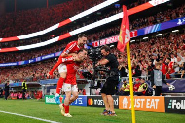 Kerem Akturkoglu, SL Benfica ve Atletico de Madrid (Maciej Rogowski) takımları arasında oynanan UEFA Şampiyonlar Ligi maçında Orkun Kokcu ile gol attıktan sonra kutlama yaparken görüldü.)