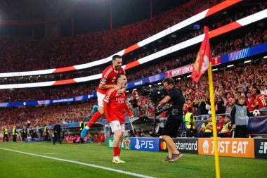 Kerem Akturkoglu, SL Benfica ve Atletico de Madrid (Maciej Rogowski) takımları arasında oynanan UEFA Şampiyonlar Ligi maçında Orkun Kokcu ile gol attıktan sonra kutlama yaparken görüldü.)