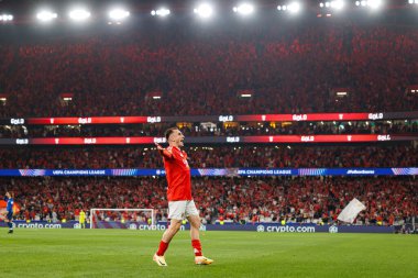 Kerem Akturkoglu, SL Benfica ve Atletico de Madrid (Maciej Rogowski) takımları arasındaki UEFA Şampiyonlar Ligi maçında gol attıktan sonra kutlama yaparken görüldü.)