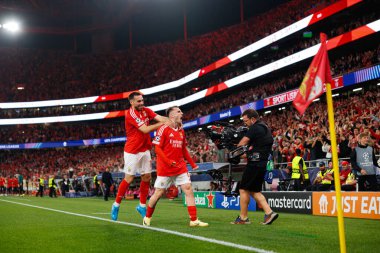 Kerem Akturkoglu, SL Benfica ve Atletico de Madrid (Maciej Rogowski) takımları arasında oynanan UEFA Şampiyonlar Ligi maçında Orkun Kokcu ile gol attıktan sonra kutlama yaparken görüldü.)