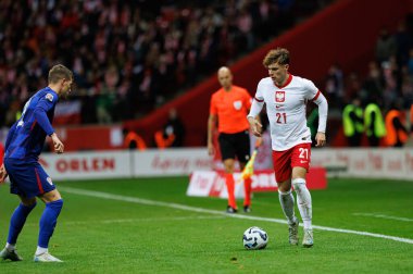 Luka Suciç ve Nicola Zalewski, Polonya ve Hırvatistan milli takımları arasında oynanan UEFA Uluslar Ligi maçında PGE Narodowy 'de (Maciej Rogowski)