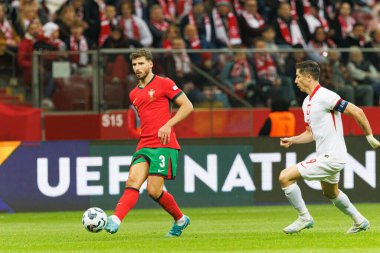 Ruben Dias, Robert Lewandowski, Polonya ve Portekiz milli takımları arasındaki UEFA Uluslar Ligi maçında PGE Narodowy 'da (Maciej Rogowski)