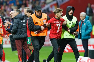 Polonya ve Portekiz milli takımları arasında PGE Narodowy 'de oynanan UEFA Uluslar Ligi maçında görülen saha işgalcisi (Maciej Rogowski)