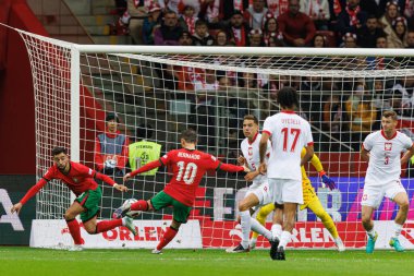 Bernardo Silva, PGE Narodowy (Maciej Rogowski) 'de Polonya ve Portekiz milli takımları arasında oynanan UEFA Uluslar Ligi maçında gol attığını gördü.)